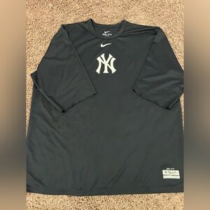 Men’s Nike Dri-Fit New York Yankees Performance Short Sleeve Shirt Size XL